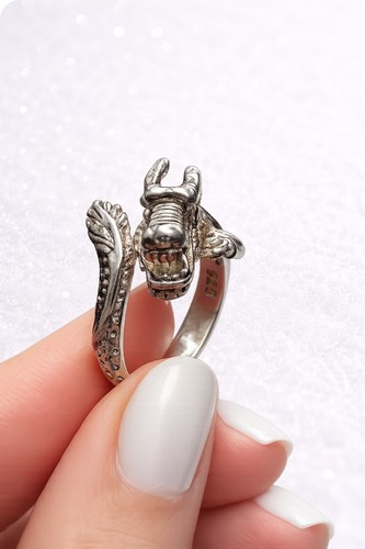 Anello avvolgente drago