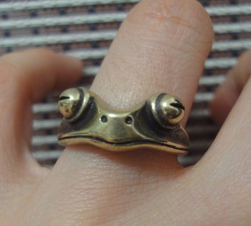 Vintage brass frog ring - brass,
